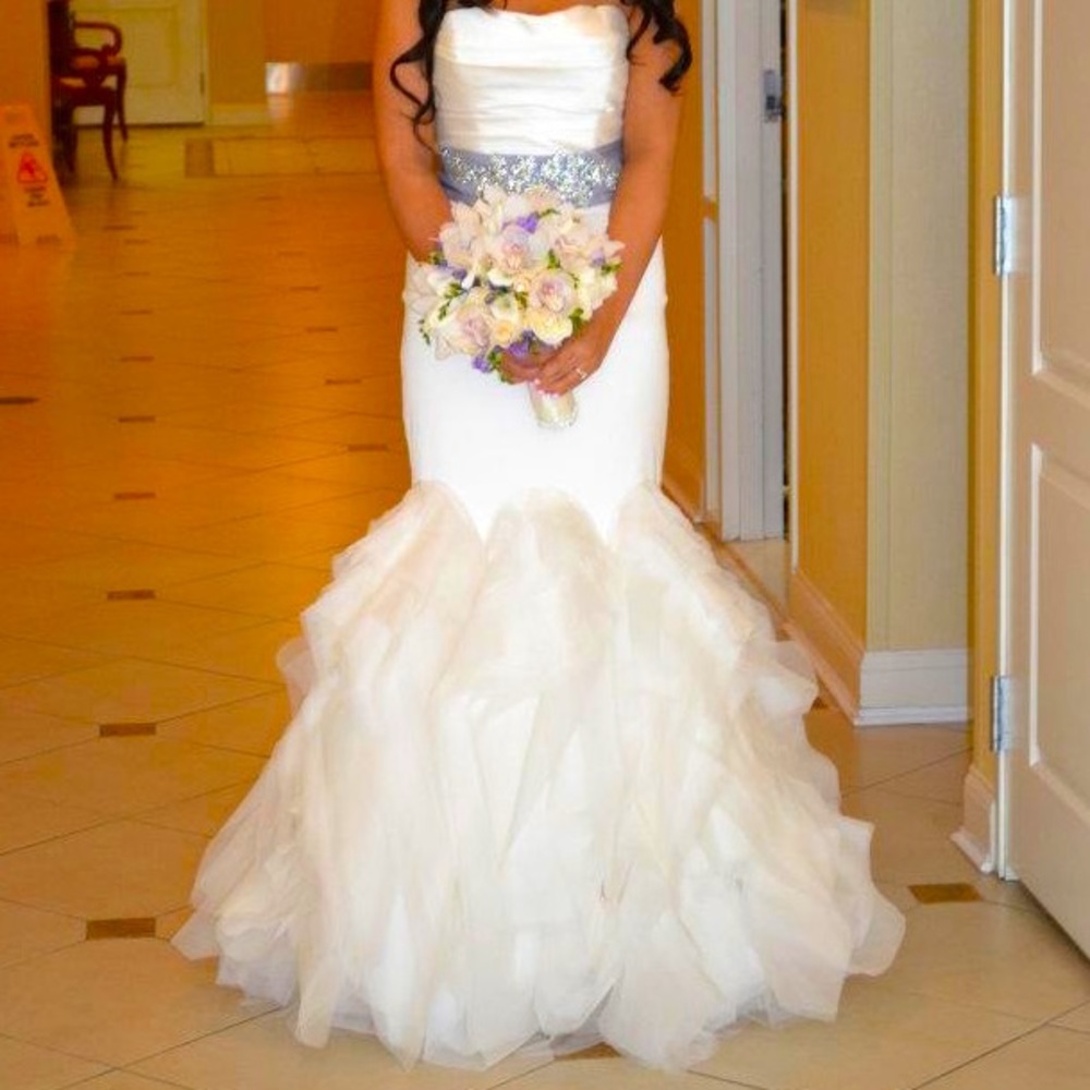 Vera Wang Ivory Silk Ethel Wedding gown (as seen on Khloe Kardashian)